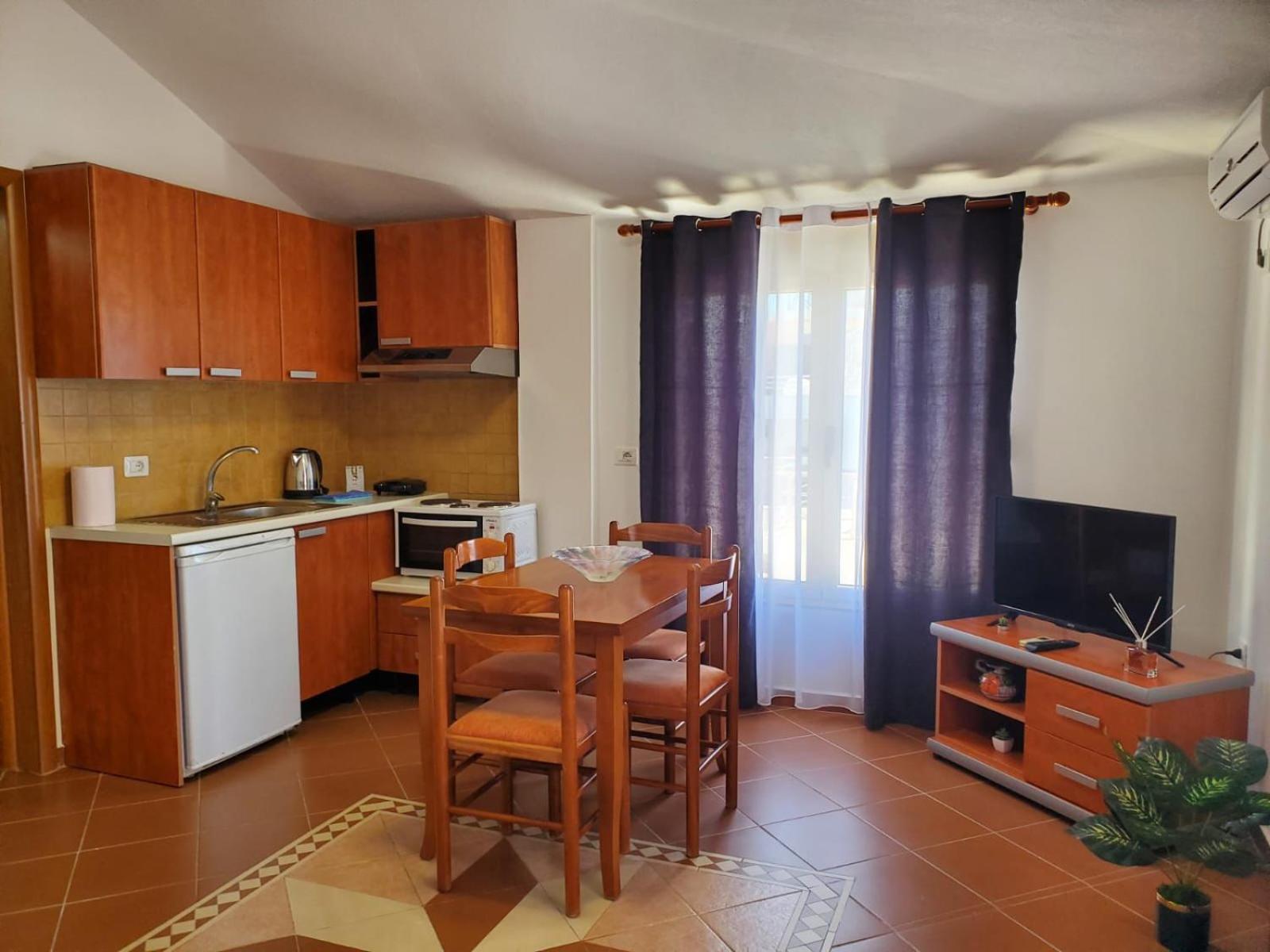 Summer Gate Apartment Sarandë Exterior foto